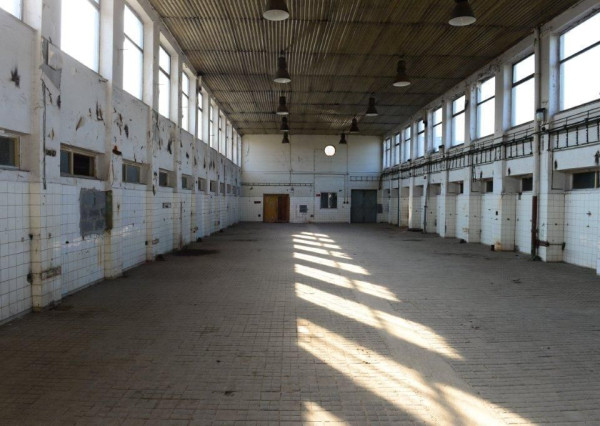 Priemyselné haly, Nové Mesto nad Váhom