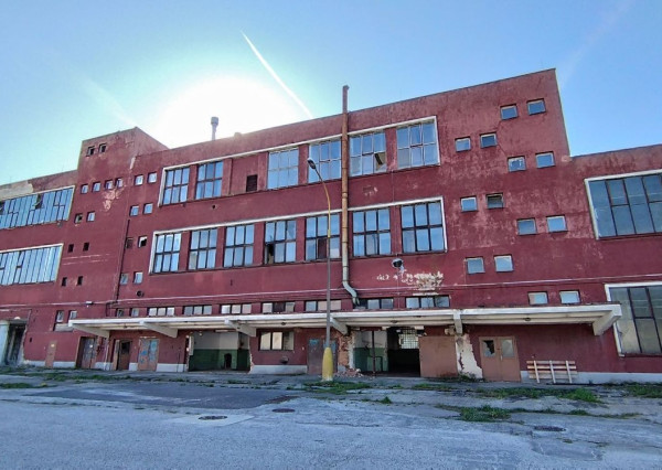 Priemyselný objekt s pozemkom na predaj – Chemolak, Smolenice