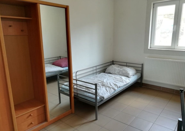 2 samostatne skolaudované budovy, Trnava