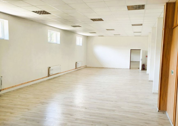 Prenájom komerčného priestoru 236 m² – Dúbravka