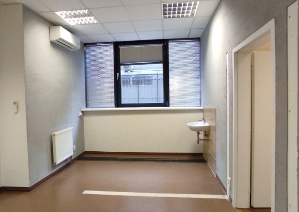 Priestor 300m2 so ZDRAVOTNÍCKYM ŠTANDARDOM, Hotel Bratislava