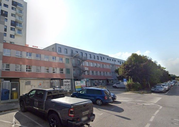 Obchodný priestor v Bratislave - Petržalke na Úderníckej ulici