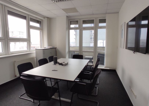 Administratívny celok 4 kancelárií 200m2, s terasou a parkovaním, Račianska ulica, BA3