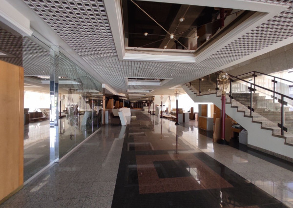 Kongresová sála, lobby, kuchyňa, jedáleň a príslušenstvo, ex Holiday Inn, 3.000m2