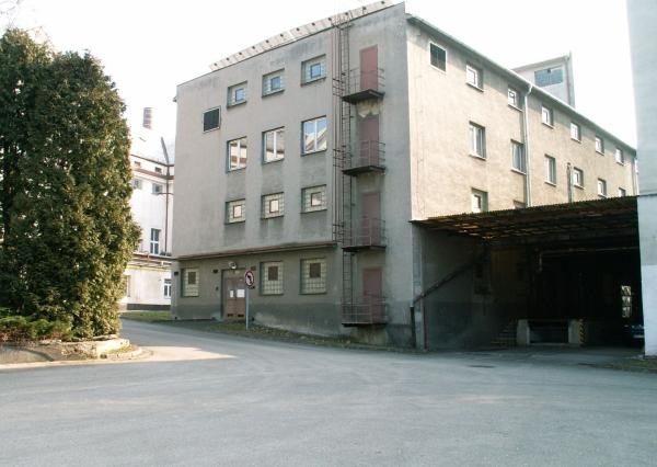 Prenájom skladovej a výrobnej  haly 2771 m2 Holíč