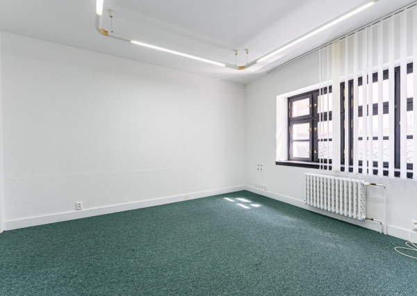 Priestory na pešej zóne v krásnej historickej budove, Michalská ulica-Staré Mesto TOP