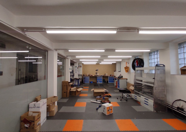 Obchodno-servisno skladový priestor na Račianskej ulici v Novom Meste, 144 m2