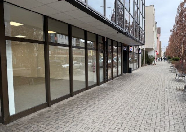 Obchodné priestory na predaj, nachádzajú sa v Malackách na Záhoráckej ulici