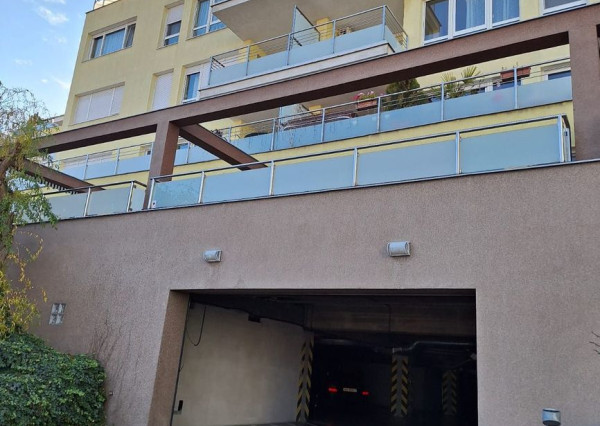 Dvojgaráž 6x7m  , ul. Tupého, Bratislava III  TOP