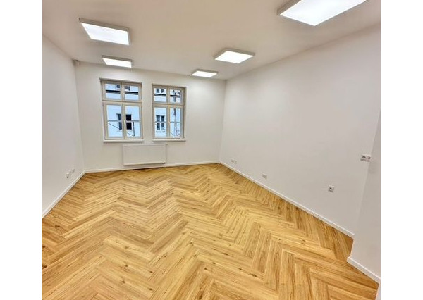 Novo-zrekonštruované klimatizované administratívne priestory na prenajom - Trenčín