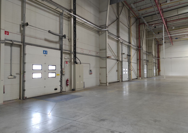 SKLADY / HALY / výrobné priestory v RAČI na prenájom, s možnosťou kancelárií