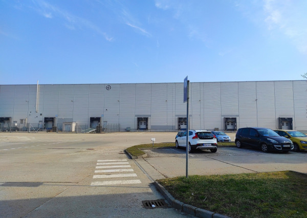 SKLADY / HALY / výrobné priestory v RAČI 1.200-5.500m2 na prenájom, s možnosťou kancelárií