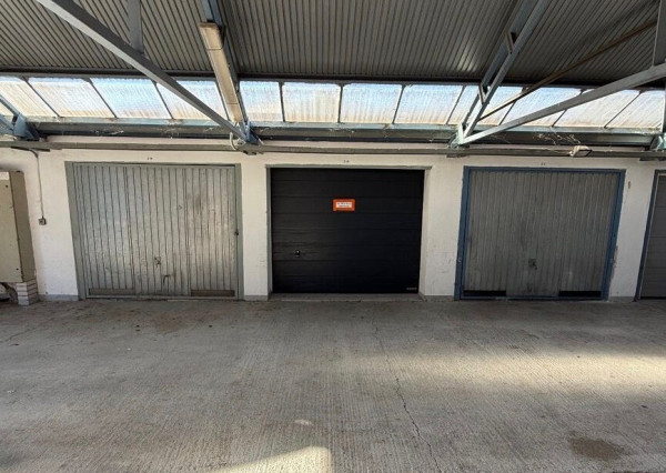 Na predaj garáž na ulici Eisnerova v Devínskej Novej Vsi v osobnom vlastníctve.