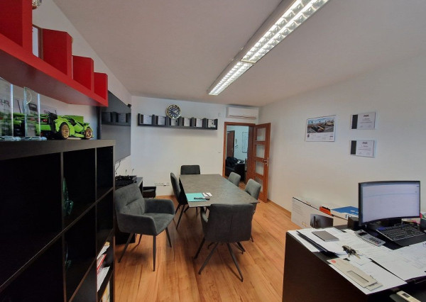 Kancelársky priestor na lukratívnom frekventovanom mieste v Senci