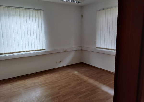 Na prenájom nebytový priestor o výmere 90m2 v Ružinove