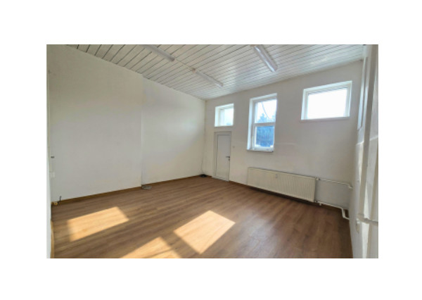 Na prenájom zrekonštruovaná kancelária vo výmere 24,5 m² v Nitre