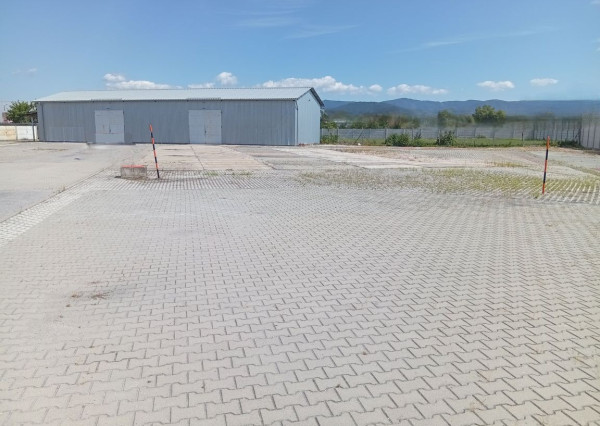 Komerčný areál,  Nové Mesto nad Váhom