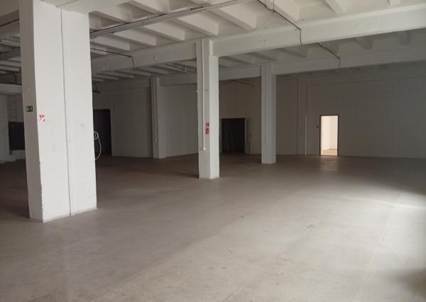 Vykurované skladové priestory na prenájom 447 m2, Trenčín, Za mostami