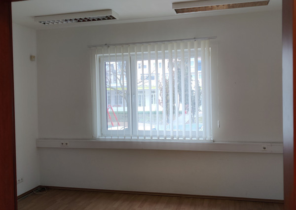 Na prenájom nebytový priestor o výmere 90m2 v Ružinove