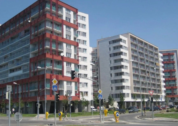  Na predaj garážové státie s výmerou 14 m2 bytovom komplexe Koloseo 