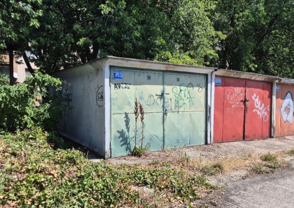 Na predaj murovaná garáž s výmerou 19 m2, BA III TOP