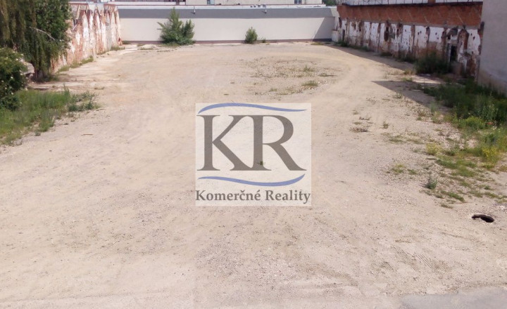 Spevnená plocha na prenájom, Trenčín, 2600m2