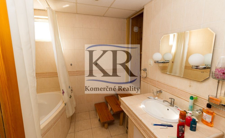Ubytovanie pre pracujúcich / robotníkov, 90m2, 150,-EUR/osoba/mesačne vrátane en., Suchá nad Parnou