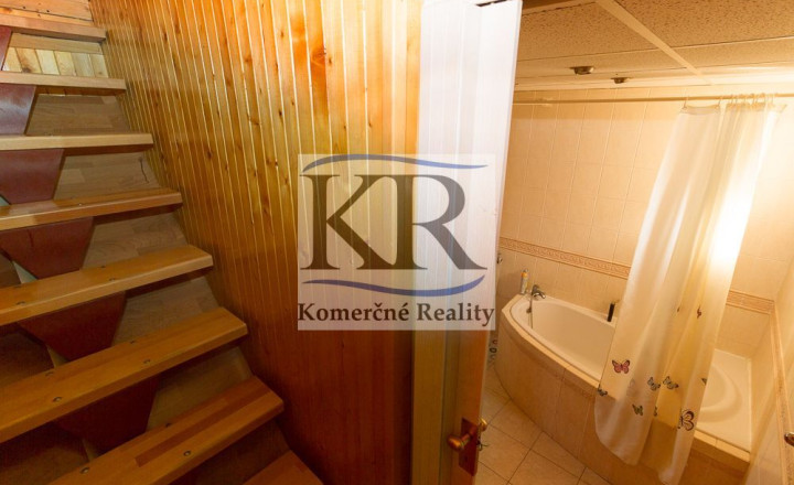 Ubytovanie pre pracujúcich / robotníkov, 90m2, 150,-EUR/osoba/mesačne vrátane en., Suchá nad Parnou - fotografia 8