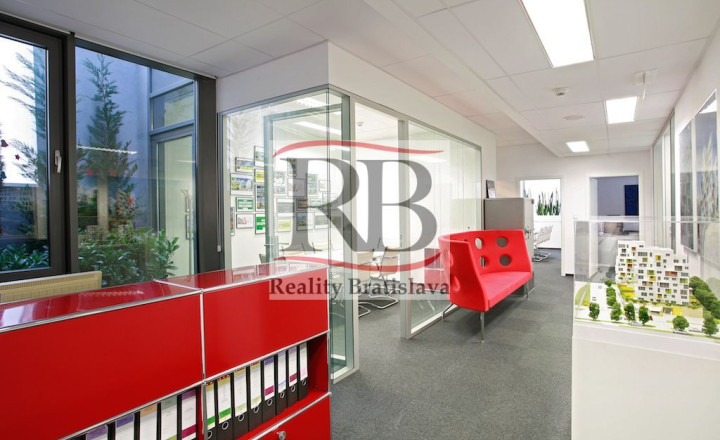 Exkluzívny administratívny priestor s terasou v centre, Mickiewiczova, Bratislava I, 148,47m2 - fotografia 6