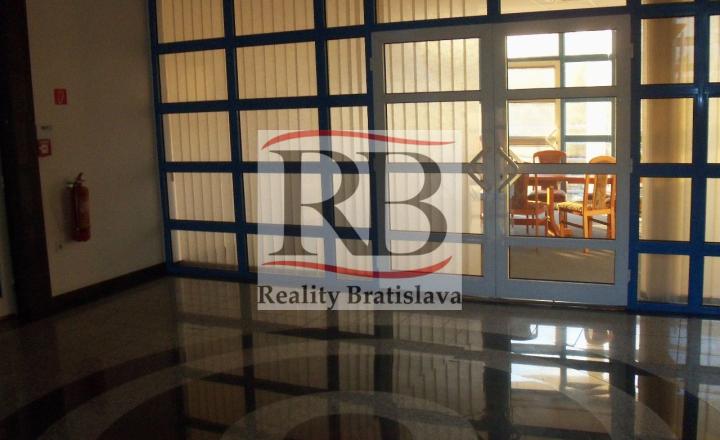 Kancelárie na prenájom - 34m2, Mlynské Nivy, Bratislava II
