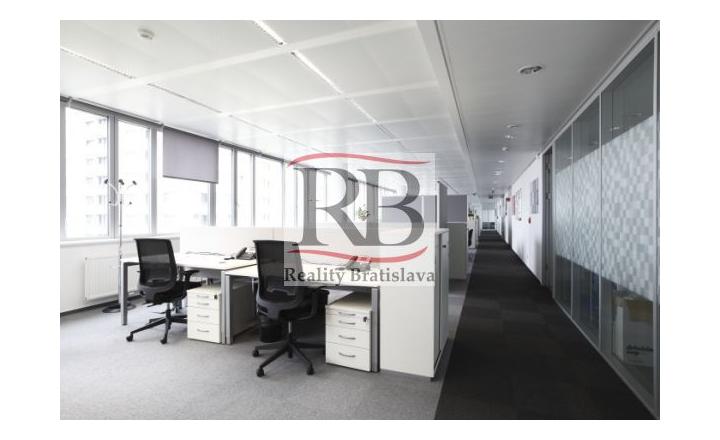 Kancelárie vysokého štandardu so strategickou polohou, 101 m2 - fotografia 3