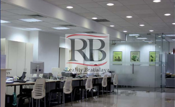 Nová kanc. priestory v centre, výborná dostupnosť, 800 m2