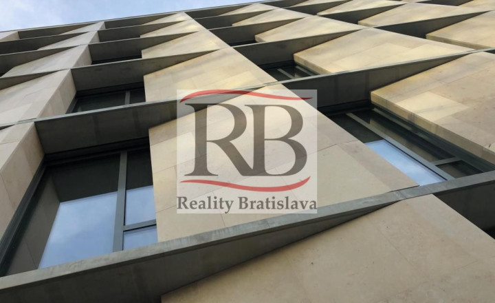 Nová kanc. priestory v centre, výborná dostupnosť, 800 m2 - fotografia 1