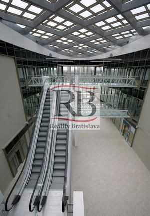 Obchodno-kancelársky priestor, 89 m2 - fotografia 8