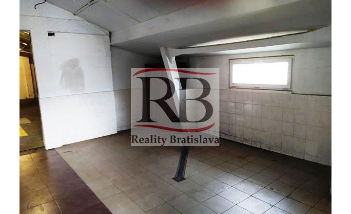 Výrobno-skladový priestor na prenájom v Ivanke pri Dunaji - fotografia 12