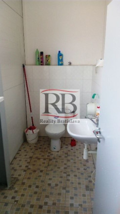 Na prenájom skladový priestor na Starej Vajnorskej v BAIII, 70m2 - fotografia 5