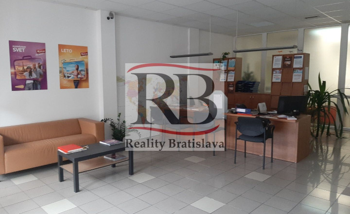 Na prenájom obchodno - kancelársky priestor v Malackách, 73m2 - fotografia 4