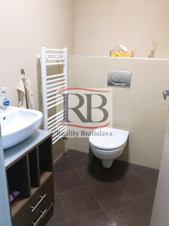 Pekné kancelárie a terasou na Dunajskej ulici, 139 m2 - fotografia 11