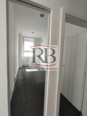 Priestor na Kalinčiakovej ulici v budove SITNO v tesnej blízkosti TOWER 5 a štadióna Tehelné pole, Bratislava III - fotografia 1