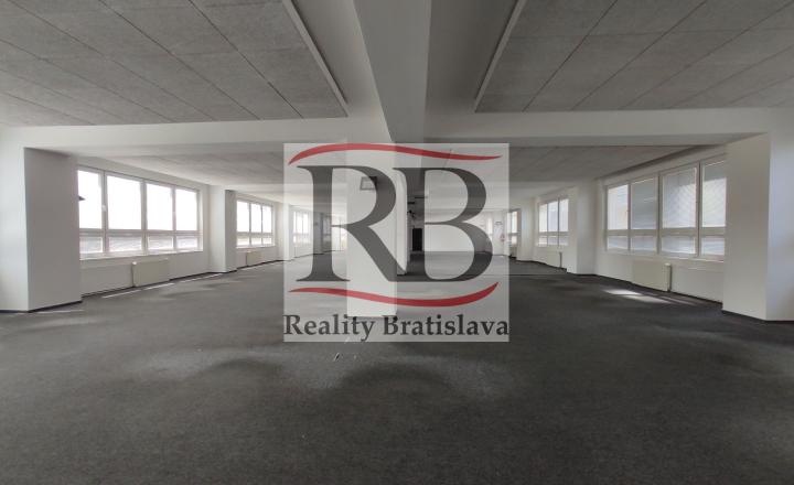 Priestor na Kalinčiakovej ulici v budove SITNO v tesnej blízkosti TOWER 5 a štadióna Tehelné pole, Bratislava III - fotografia 4