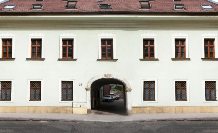 Priestor na prízemí, s vlastným vstupom 79,15m2 v centre na Panenskej ulici - Staré Mesto - fotografia 4