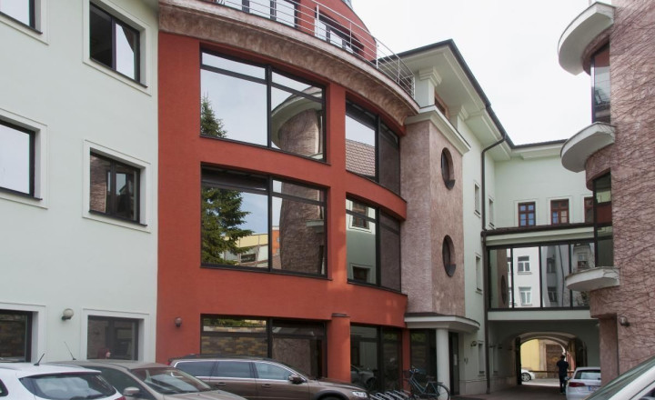 Priestor na prízemí, s vlastným vstupom 79,15m2 v centre na Panenskej ulici - Staré Mesto - fotografia 5
