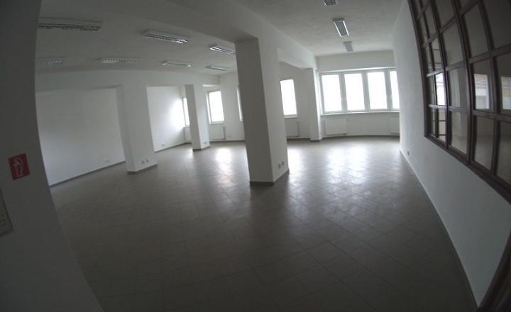 Obchodné a kancelárske priestory v centre Nitry, pešia zóna - fotografia 2