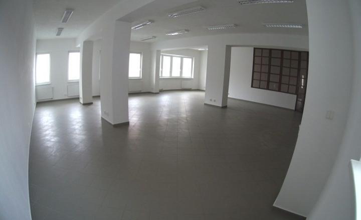 Obchodné a kancelárske priestory v centre Nitry, pešia zóna - fotografia 4