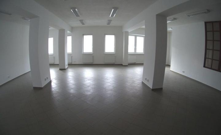Obchodné a kancelárske priestory v centre Nitry, pešia zóna - fotografia 5