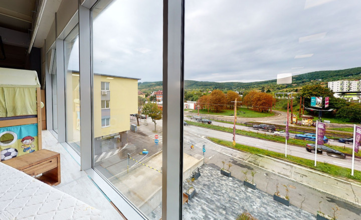 183m2 Obchodný priestor s veľkými výkladmi na Račiansku ulicu, Bratislava III - fotografia 4