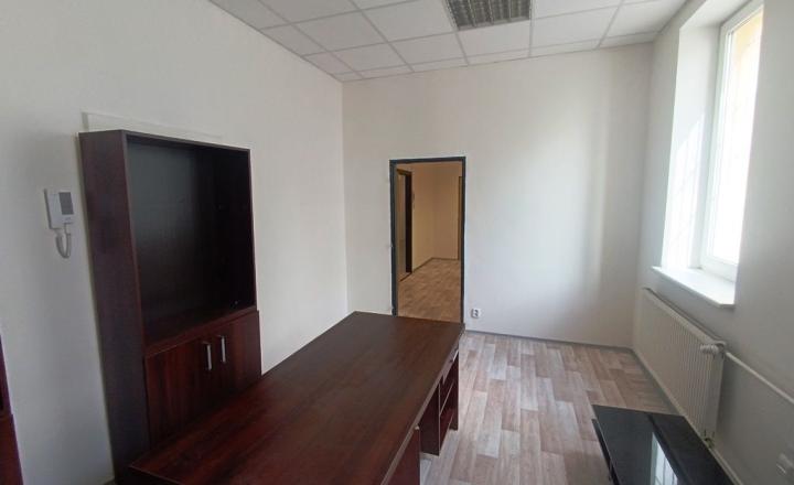 Kancelársky priestor 30m² v BA - I na prenájom - fotografia 1