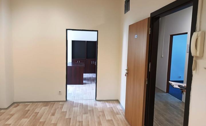 Kancelársky priestor 30m² v BA - I na prenájom - fotografia 3