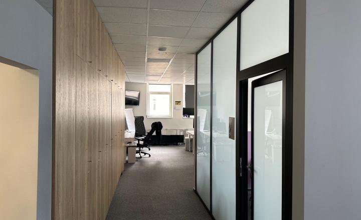Kancelársky celok 120m2 na Trnavskej ceste, v blízkosti Klientskeho centra