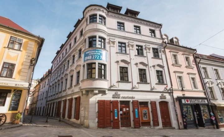 Priestory na pešej zóne v krásnej historickej budove, Michalská ulica-Staré Mesto - fotografia 6
